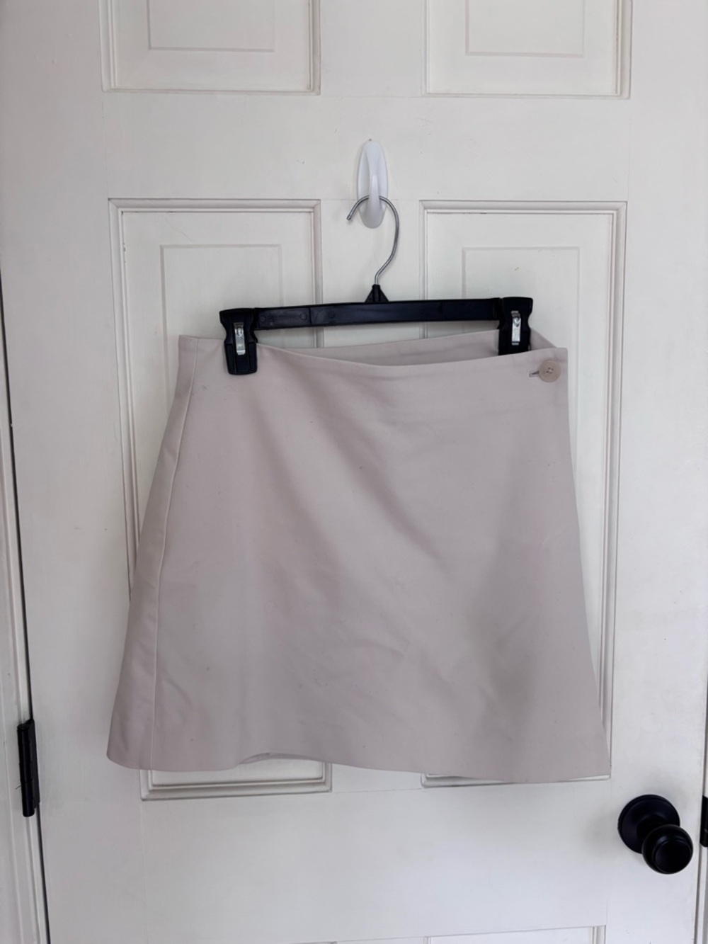 Babaton Aritzia Cream Skirt